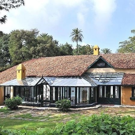 Welcomheritage Connaught House Mount Abu Bagian luar foto