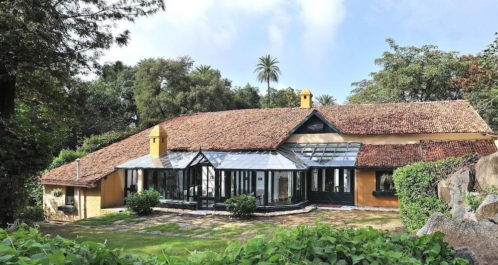 Welcomheritage Connaught House Mount Abu Bagian luar foto