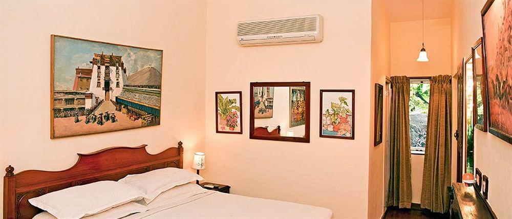 Welcomheritage Connaught House Mount Abu Bagian luar foto