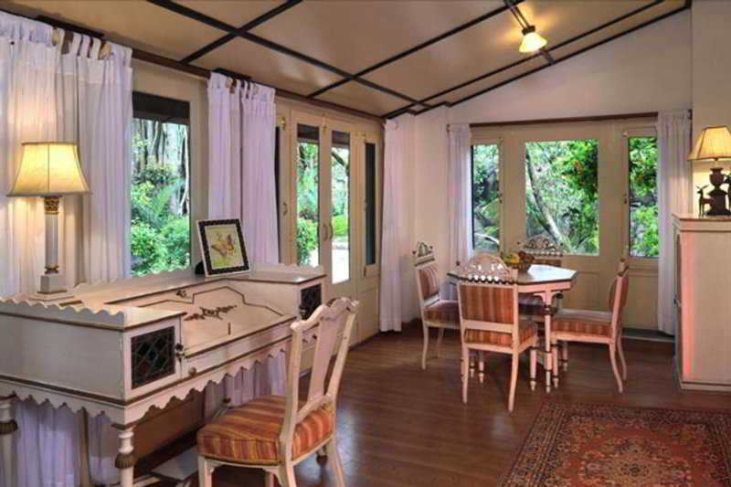 Welcomheritage Connaught House Mount Abu Bagian luar foto