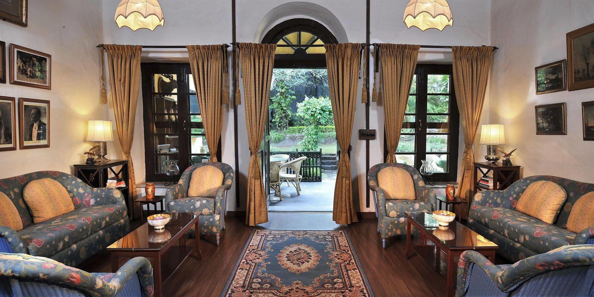 Welcomheritage Connaught House Mount Abu Bagian luar foto