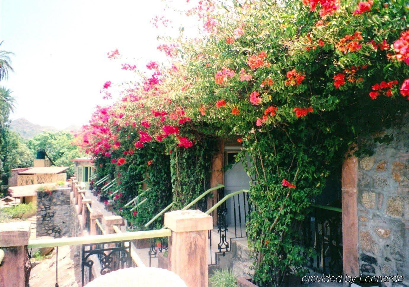 Welcomheritage Connaught House Mount Abu Bagian luar foto